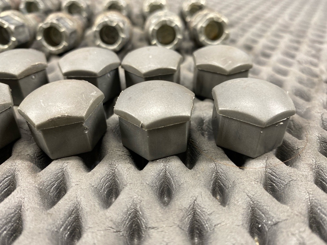 Комплект колесных болтов, 3340 рублей, Красноярск