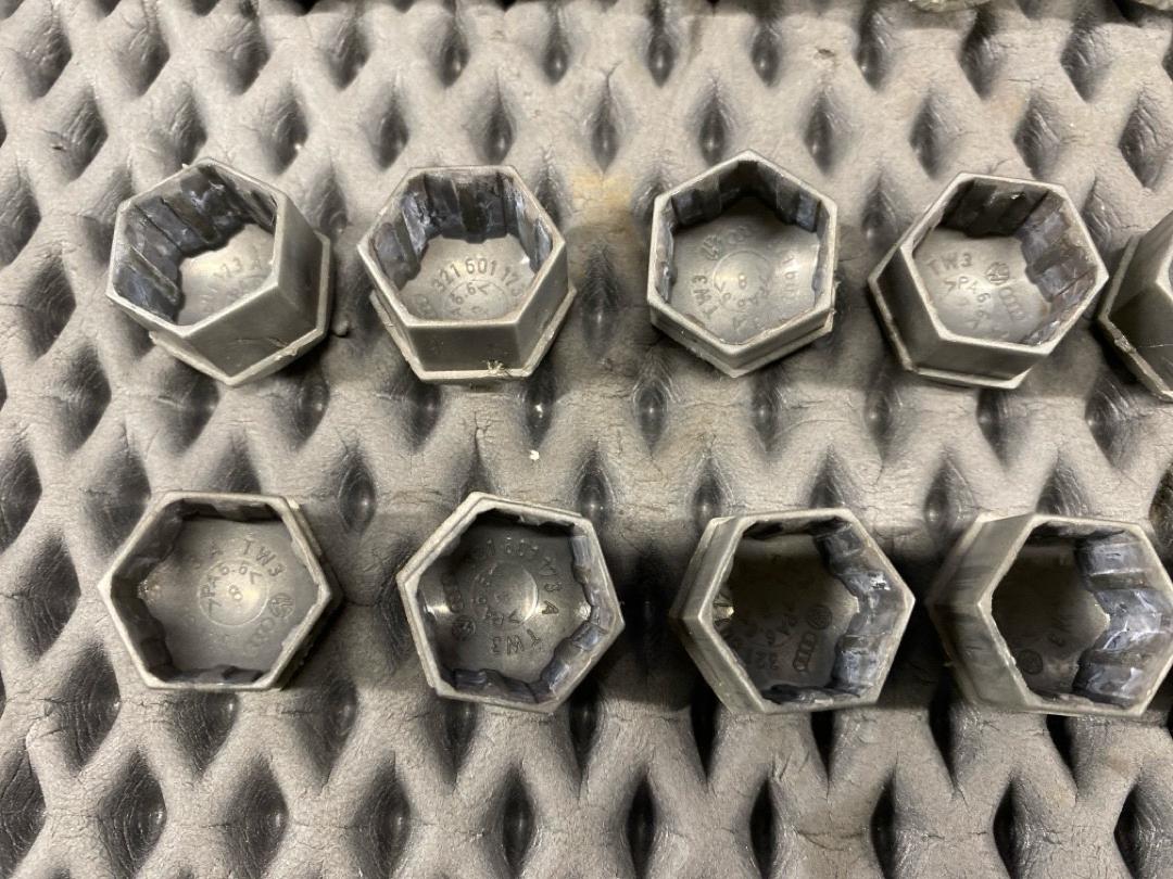 Комплект колесных болтов, 3340 рублей, Красноярск