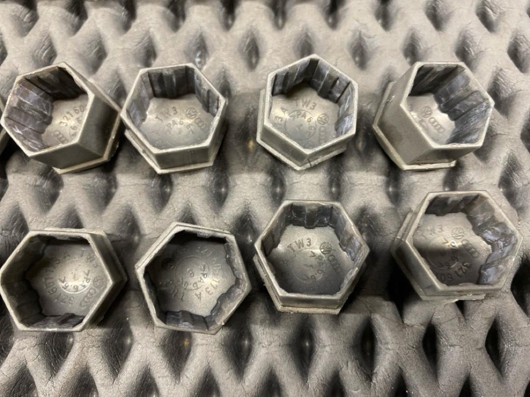 Комплект колесных болтов, 3340 рублей, Красноярск