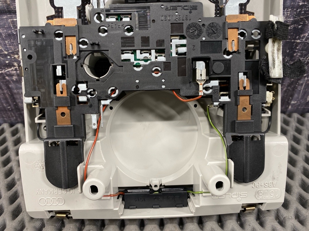 Плафон салона, 1420 рублей, Красноярск