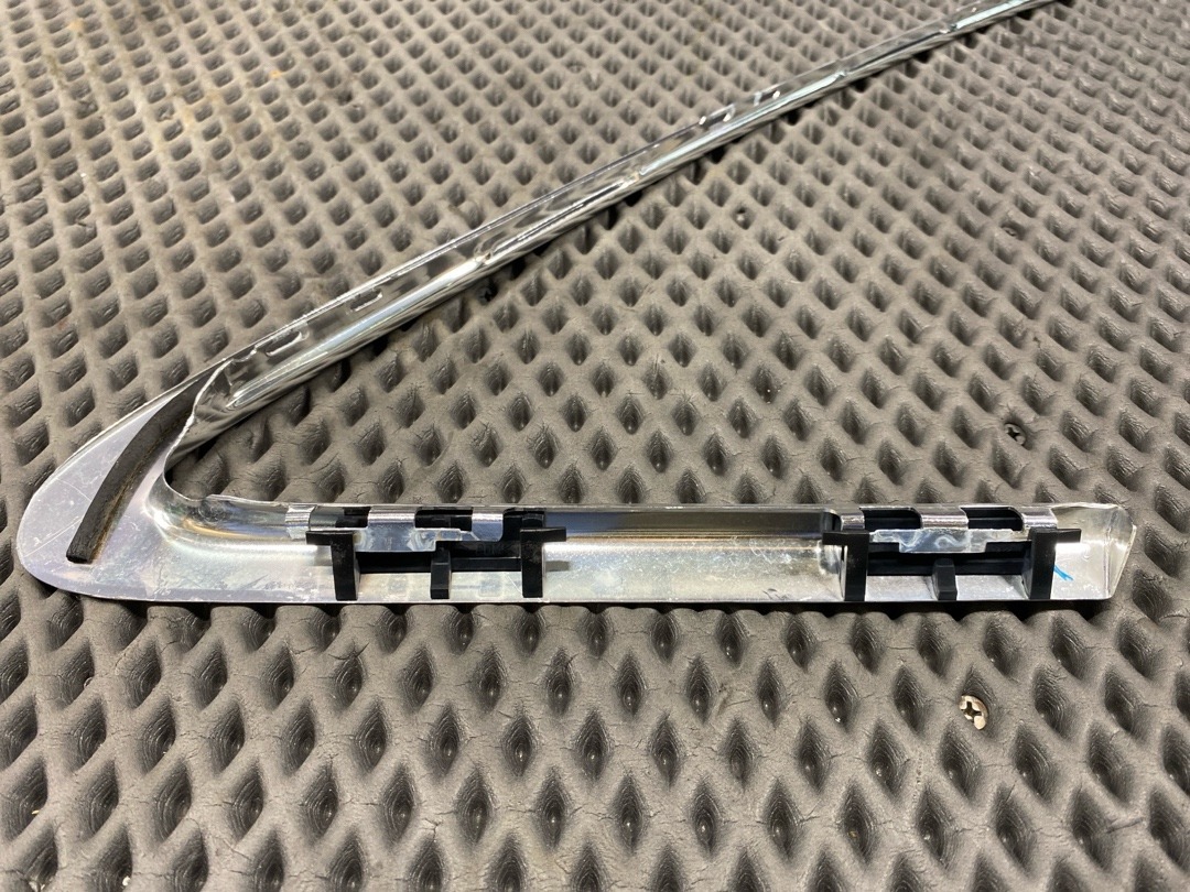 Молдинг стекла, 730 рублей, Красноярск