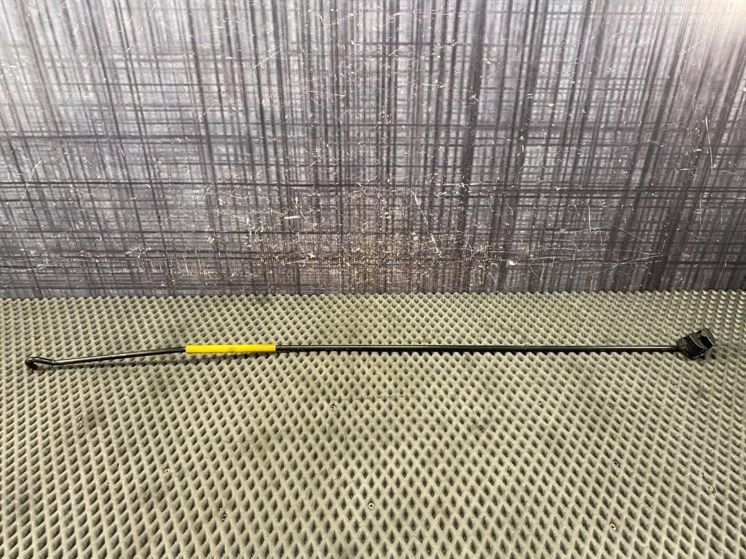 Упор капота, 640 рублей, Красноярск