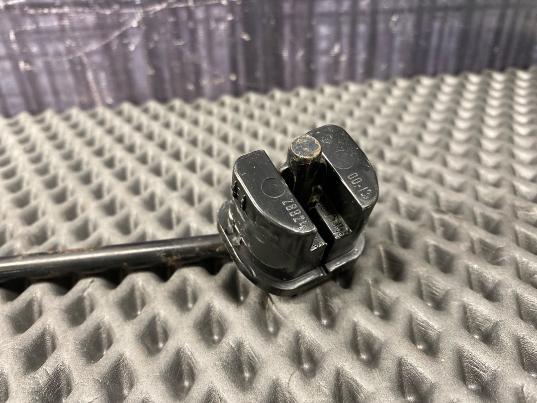 Упор капота, 640 рублей, Красноярск