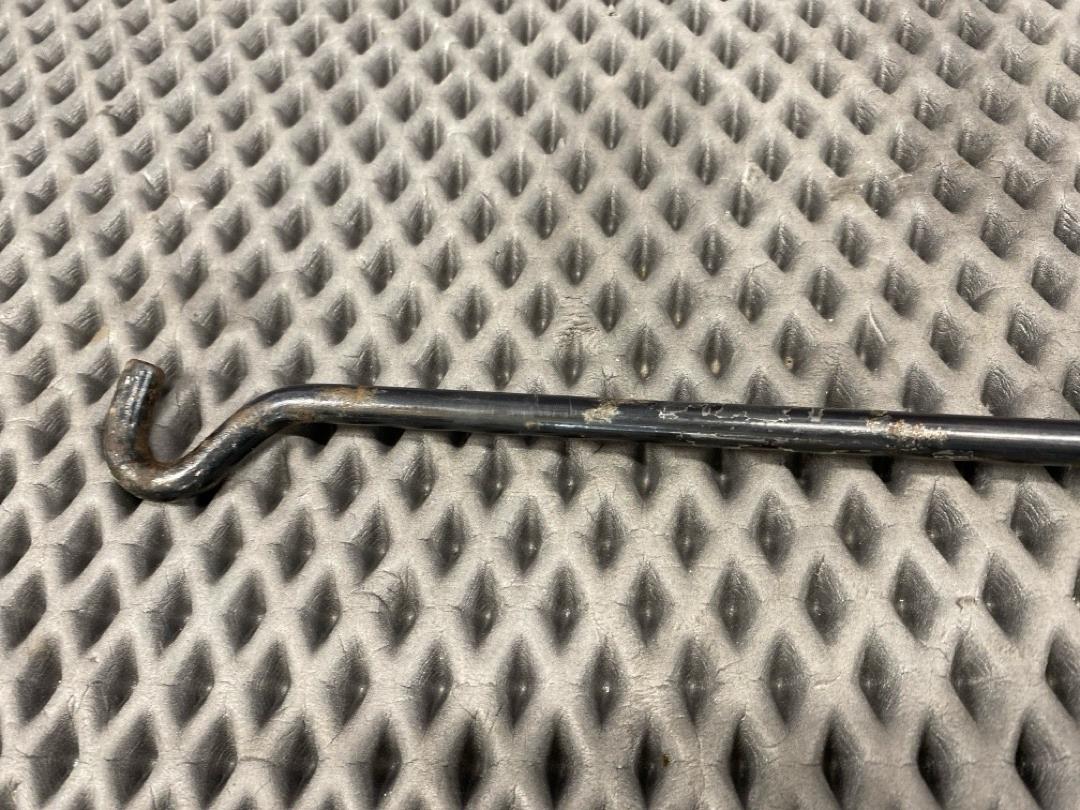 Упор капота, 640 рублей, Красноярск