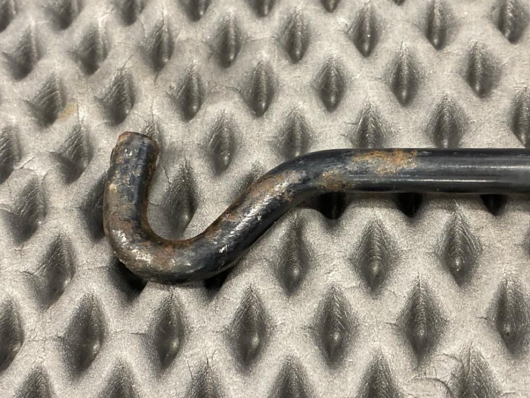 Упор капота, 640 рублей, Красноярск