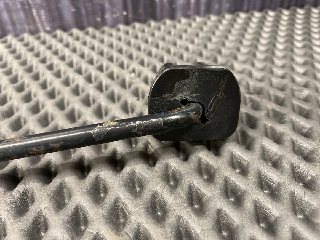 Упор капота, 640 рублей, Красноярск