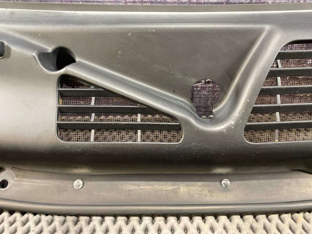 Решетка под лобовое стекло, 2020 рублей, Красноярск