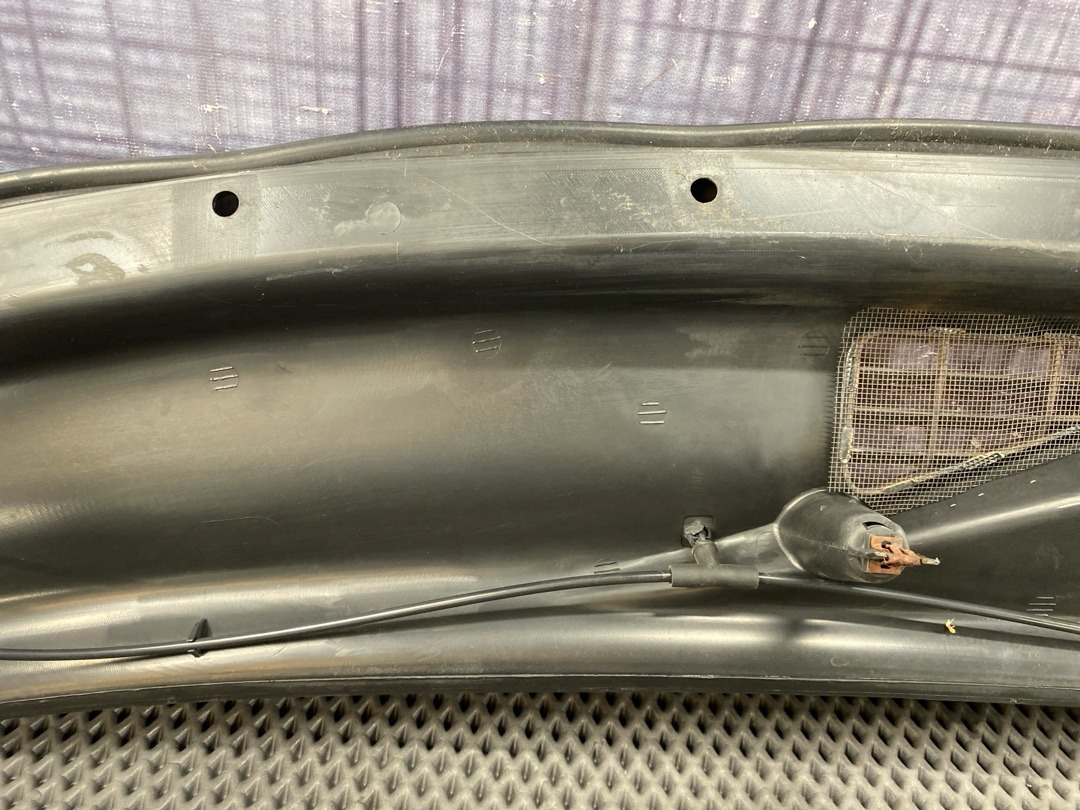 Решетка под лобовое стекло, 2020 рублей, Красноярск