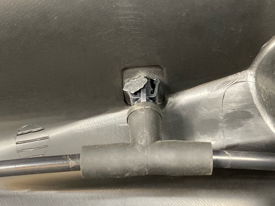 Решетка под лобовое стекло, 2020 рублей, Красноярск