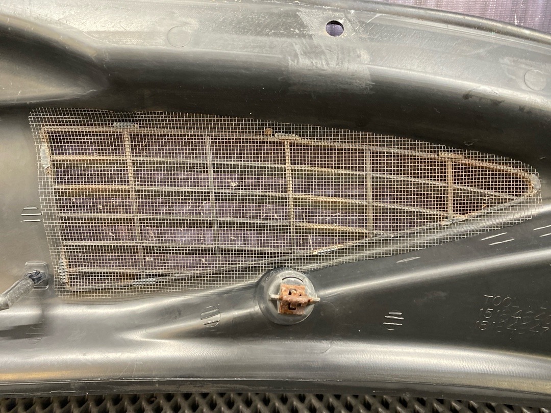 Решетка под лобовое стекло, 2020 рублей, Красноярск