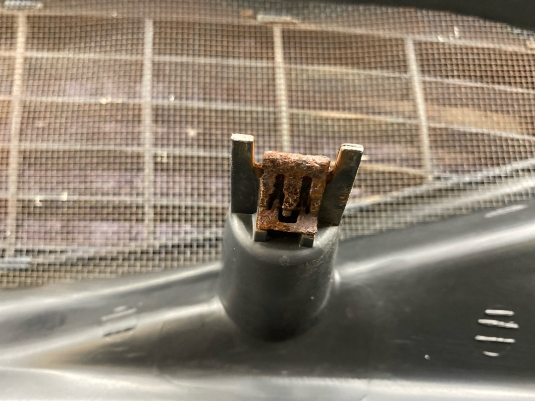 Решетка под лобовое стекло, 2020 рублей, Красноярск