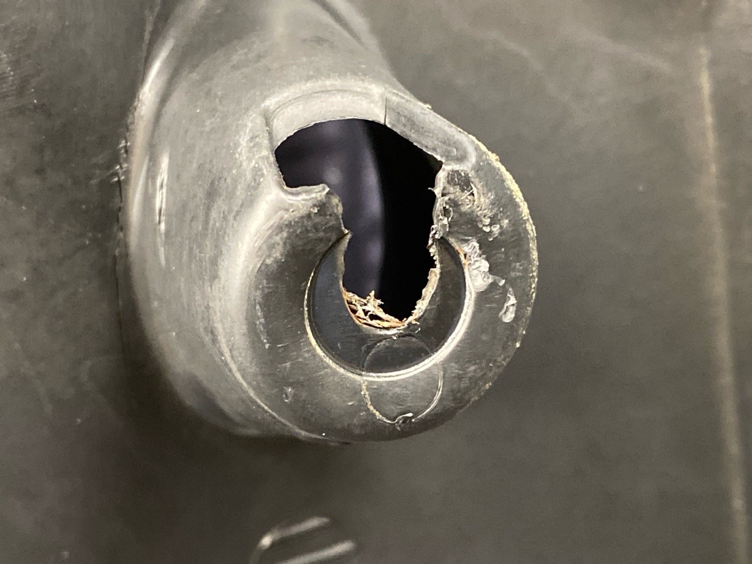 Решетка под лобовое стекло, 2020 рублей, Красноярск