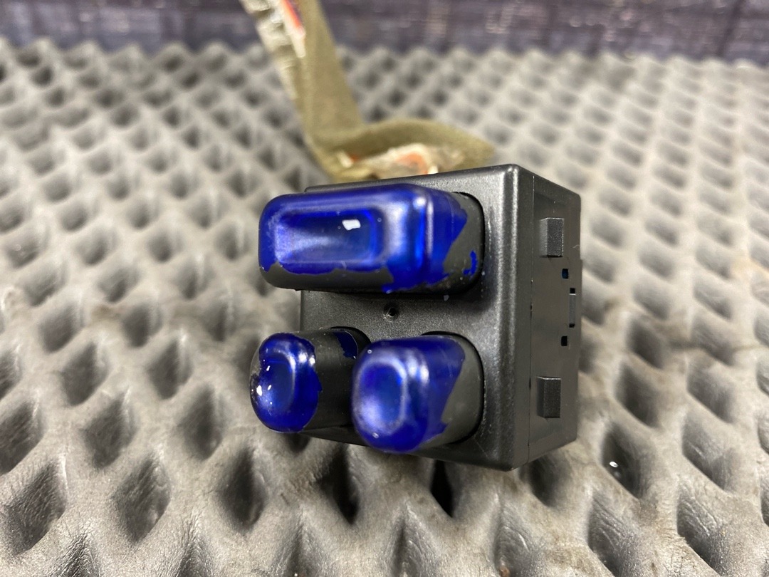 Кнопка памяти сиденья, 620 рублей, Красноярск