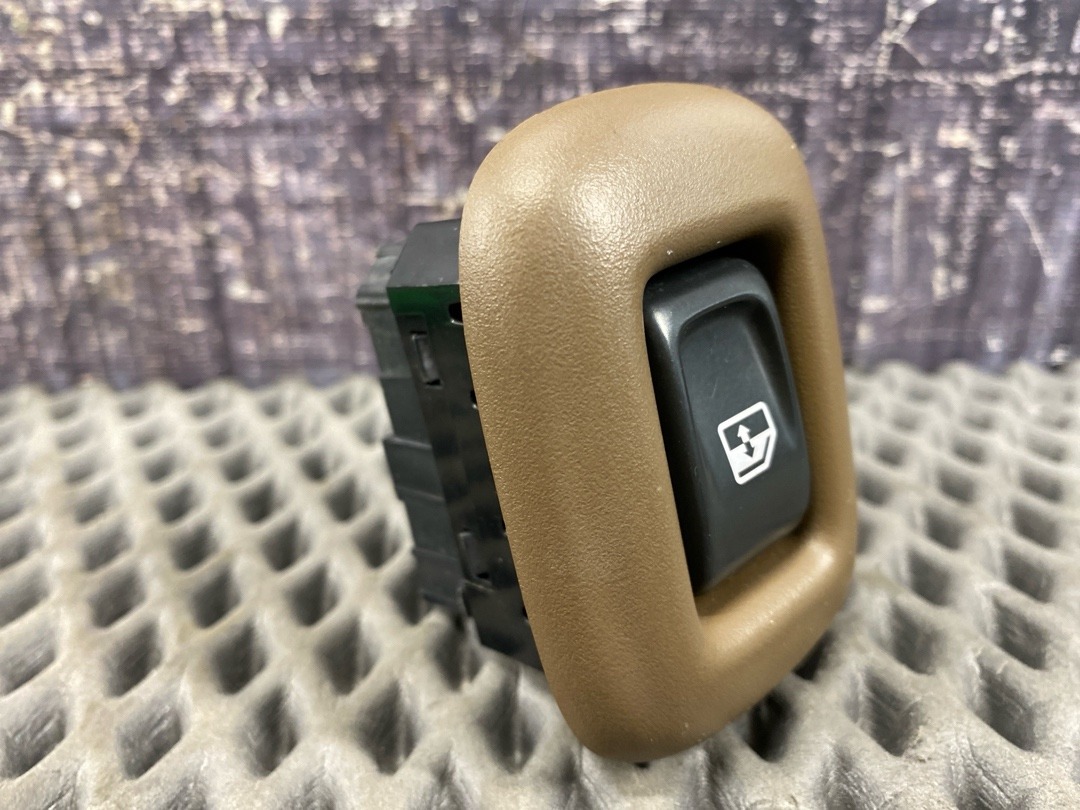 Кнопка стеклоподъемника, 680 рублей, Красноярск