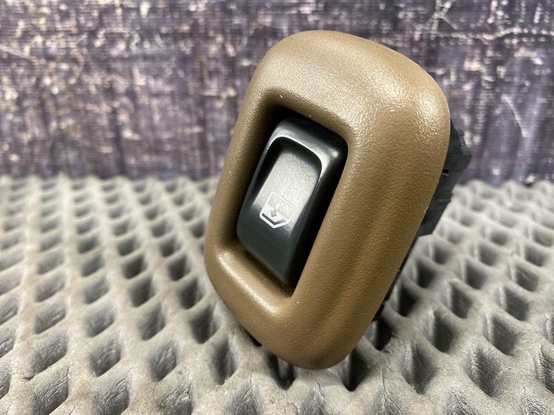 Кнопка стеклоподъемника, 680 рублей, Красноярск