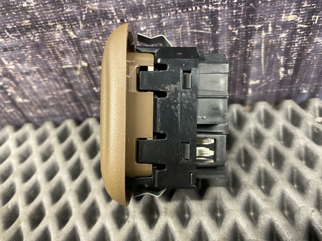 Кнопка стеклоподъемника, 680 рублей, Красноярск