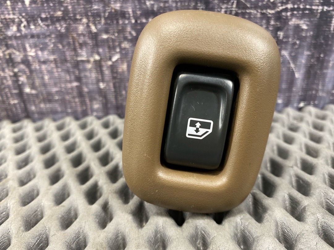 Кнопка стеклоподъемника, 680 рублей, Красноярск