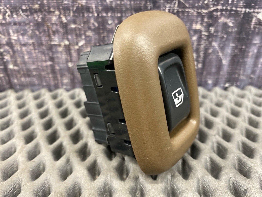 Кнопка стеклоподъемника, 680 рублей, Красноярск