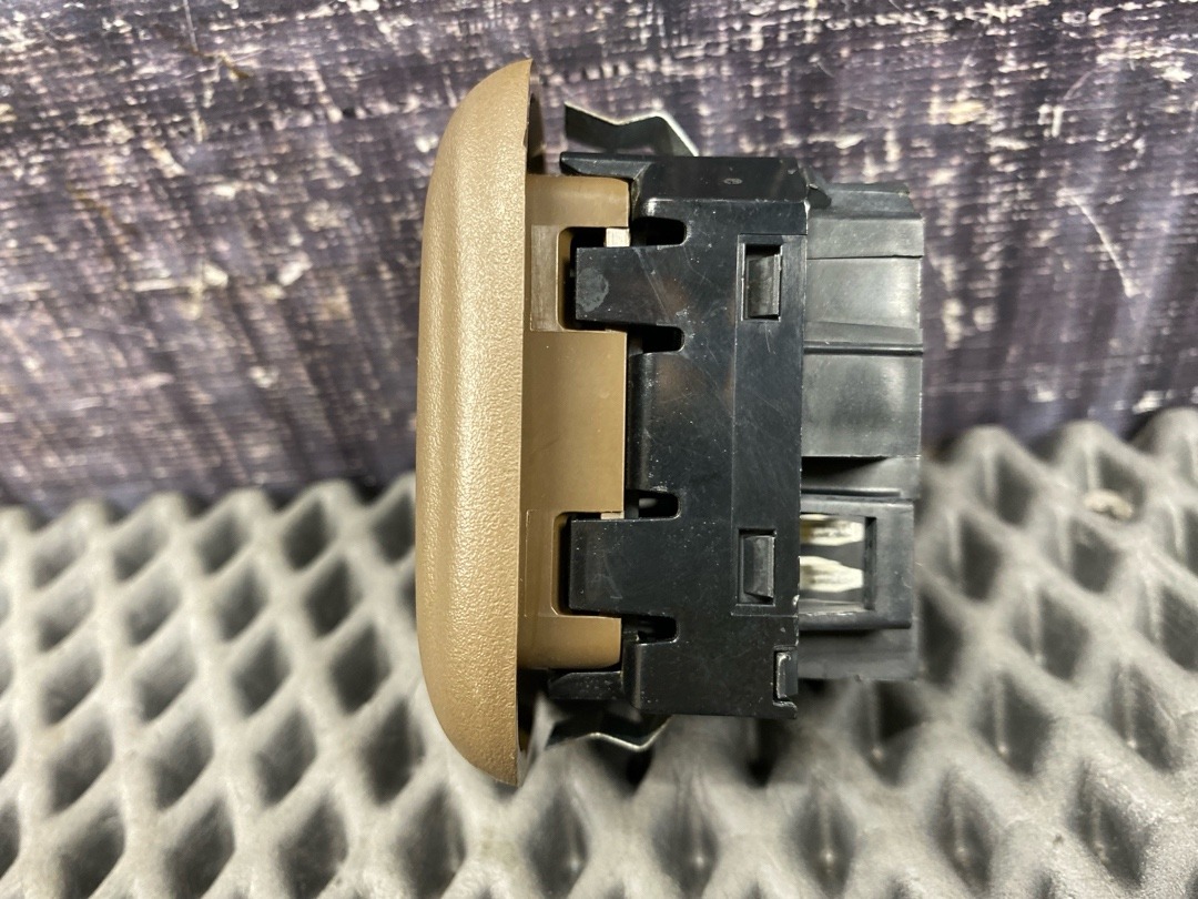 Кнопка стеклоподъемника, 680 рублей, Красноярск