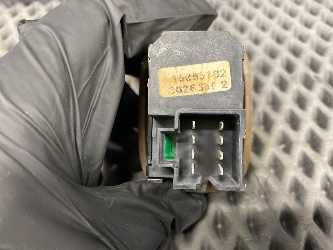 Кнопка стеклоподъемника, 680 рублей, Красноярск