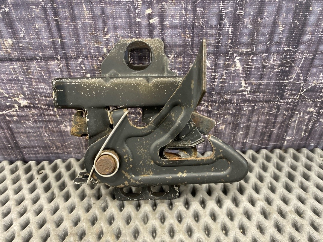 Замок капота, 1740 рублей, Красноярск