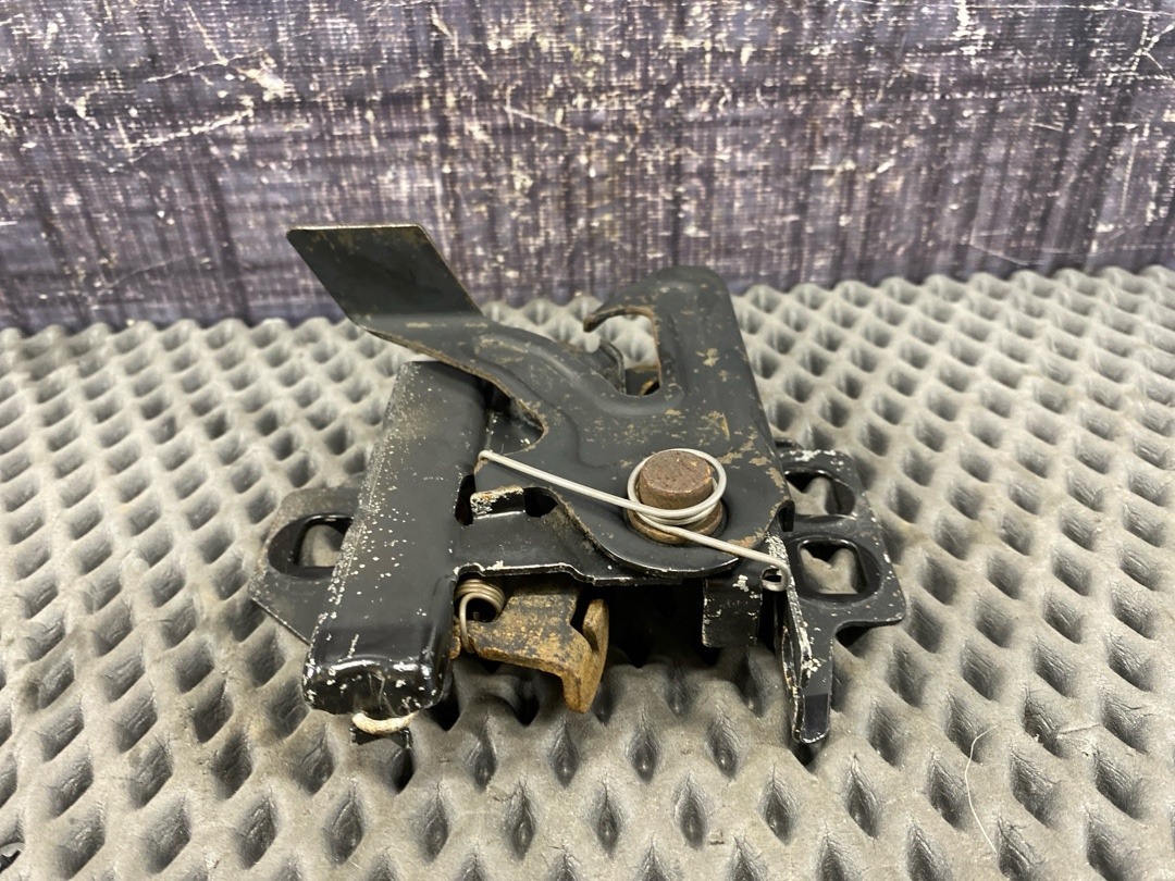 Замок капота, 1740 рублей, Красноярск