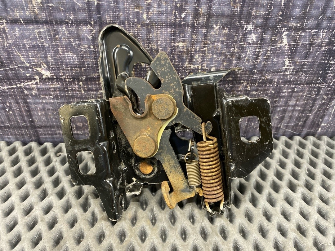 Замок капота, 1740 рублей, Красноярск