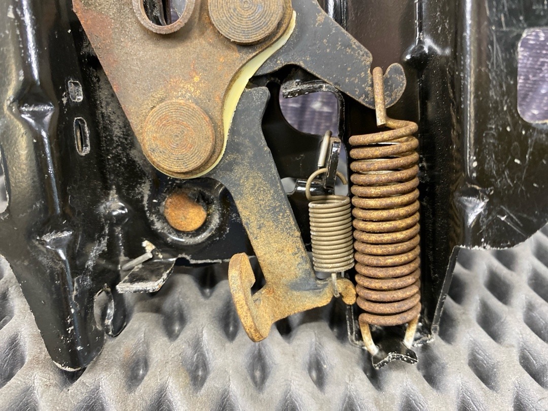 Замок капота, 1740 рублей, Красноярск