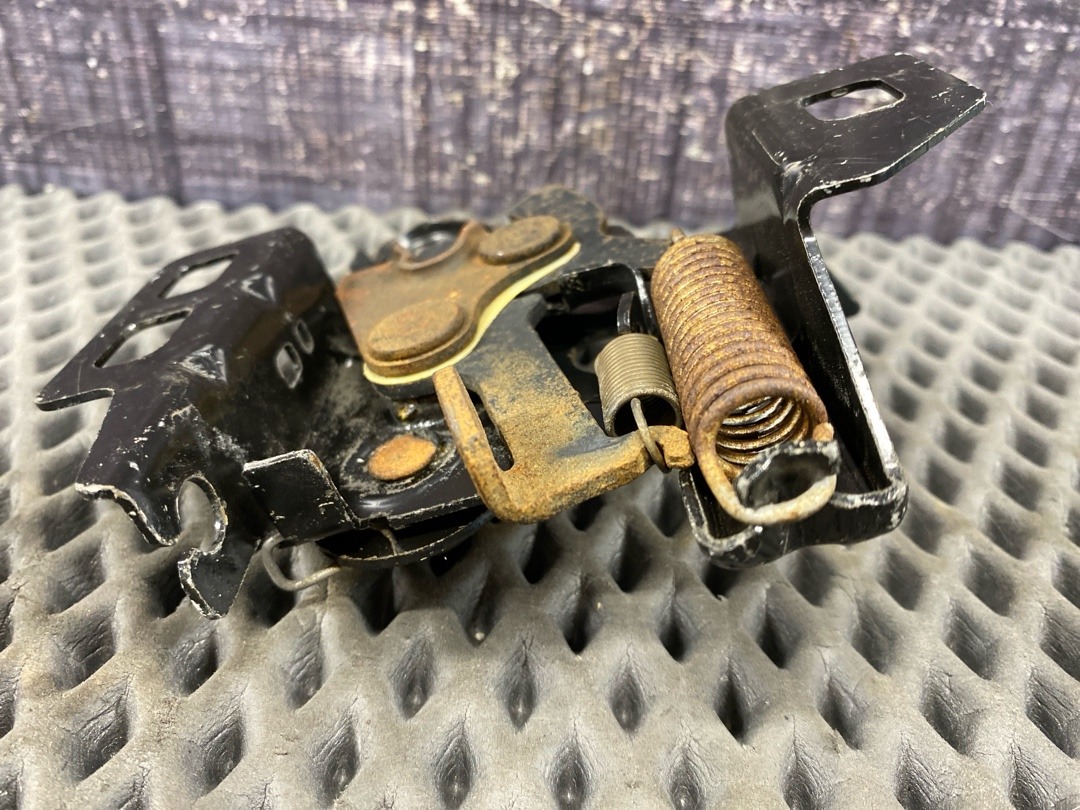 Замок капота, 1740 рублей, Красноярск