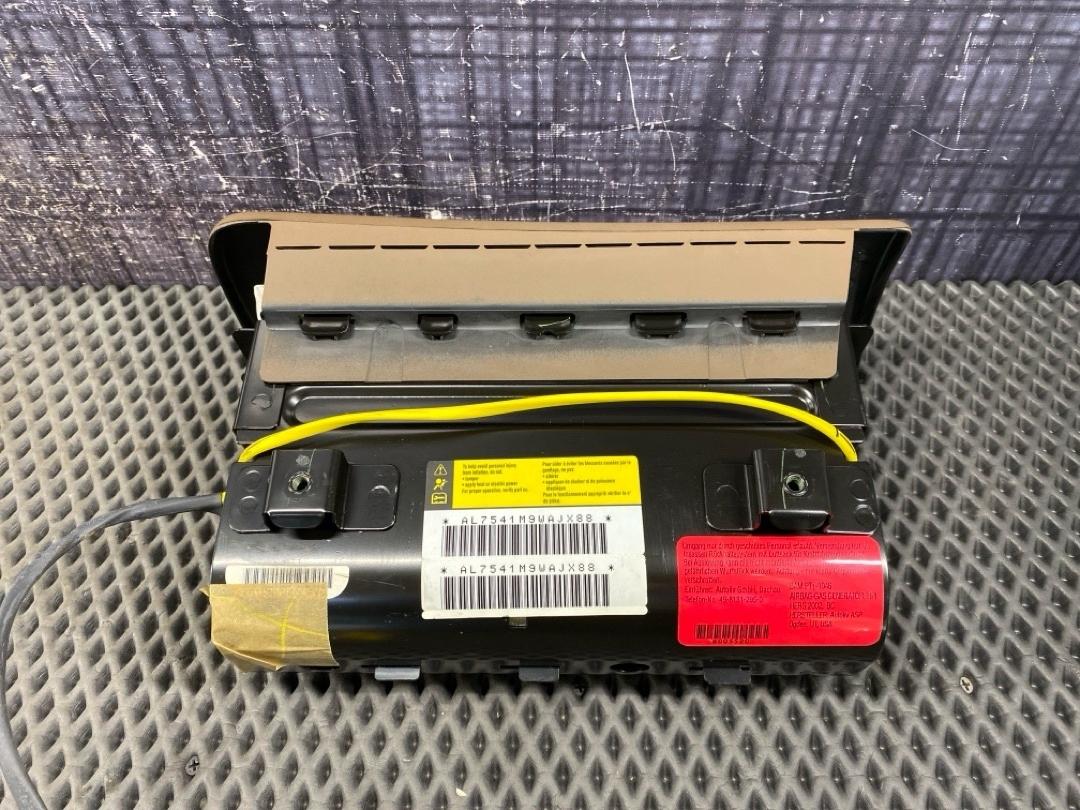 Подушка безопасности, 3310 рублей, Красноярск