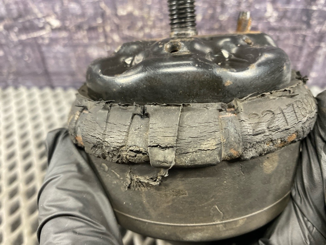 Подушка двигателя, 6860 рублей, Красноярск