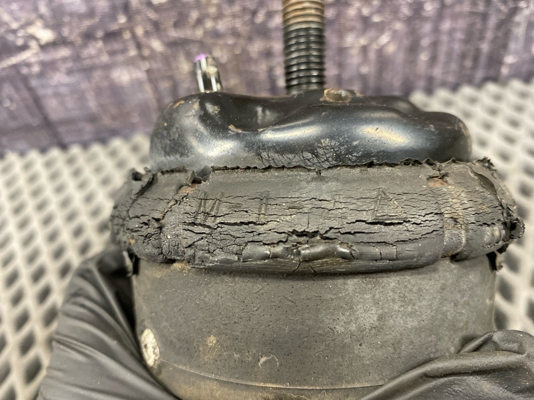 Подушка двигателя, 6860 рублей, Красноярск