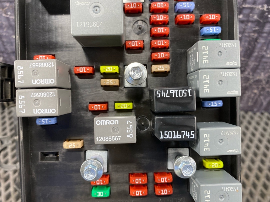 Блок предохранителей, 2124 рублей, Красноярск