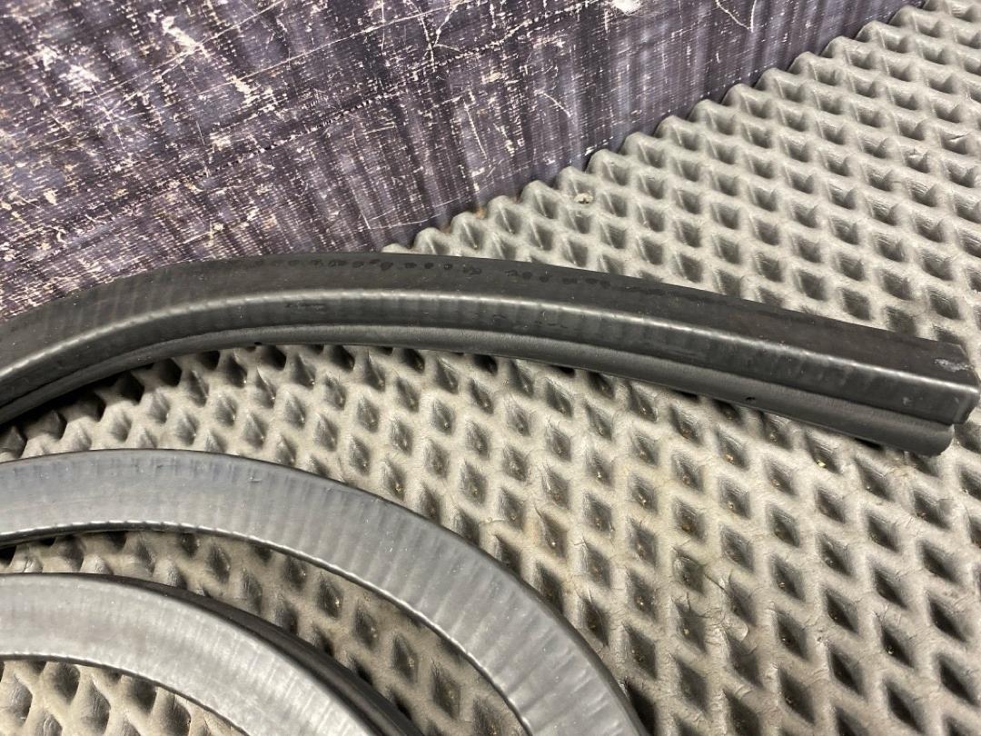 Уплотнитель крышки багажника, 1360 рублей, Красноярск