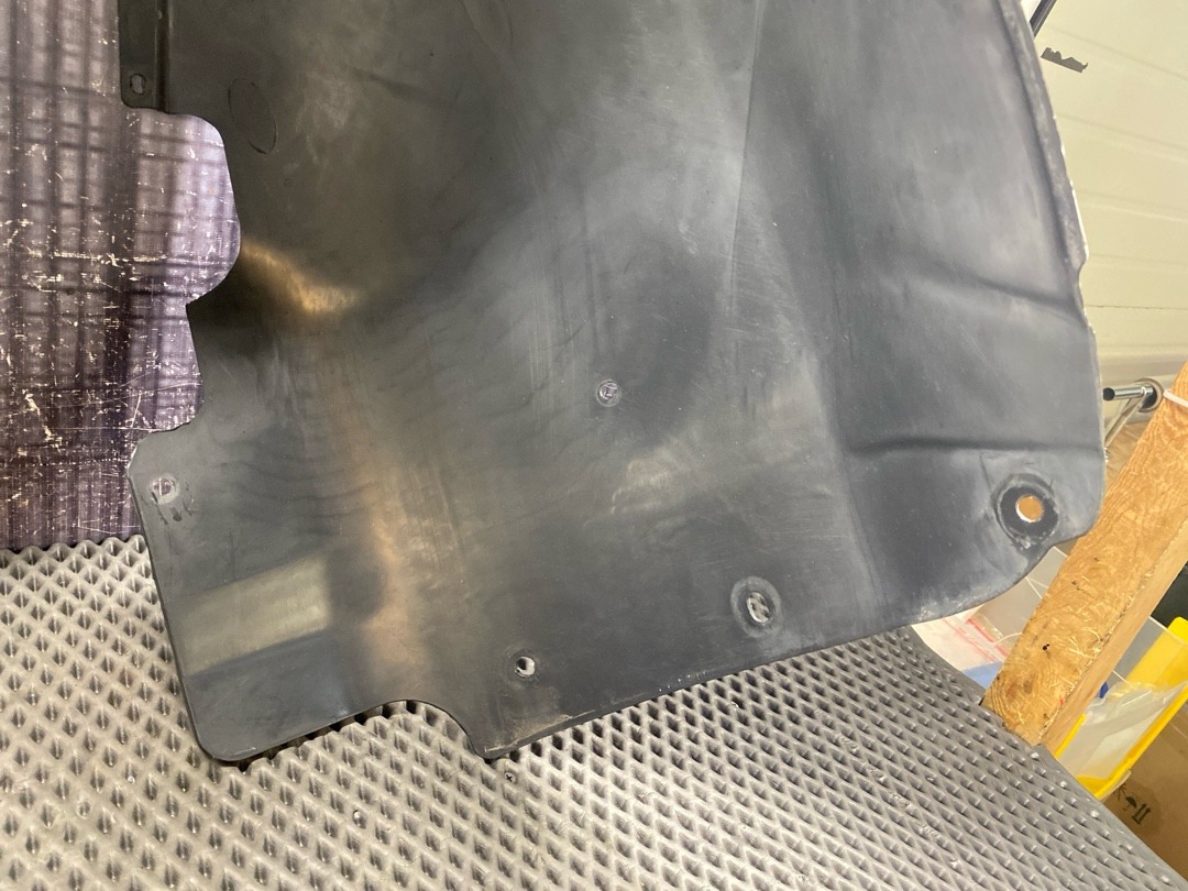 Подкрылок, 3030 рублей, Красноярск