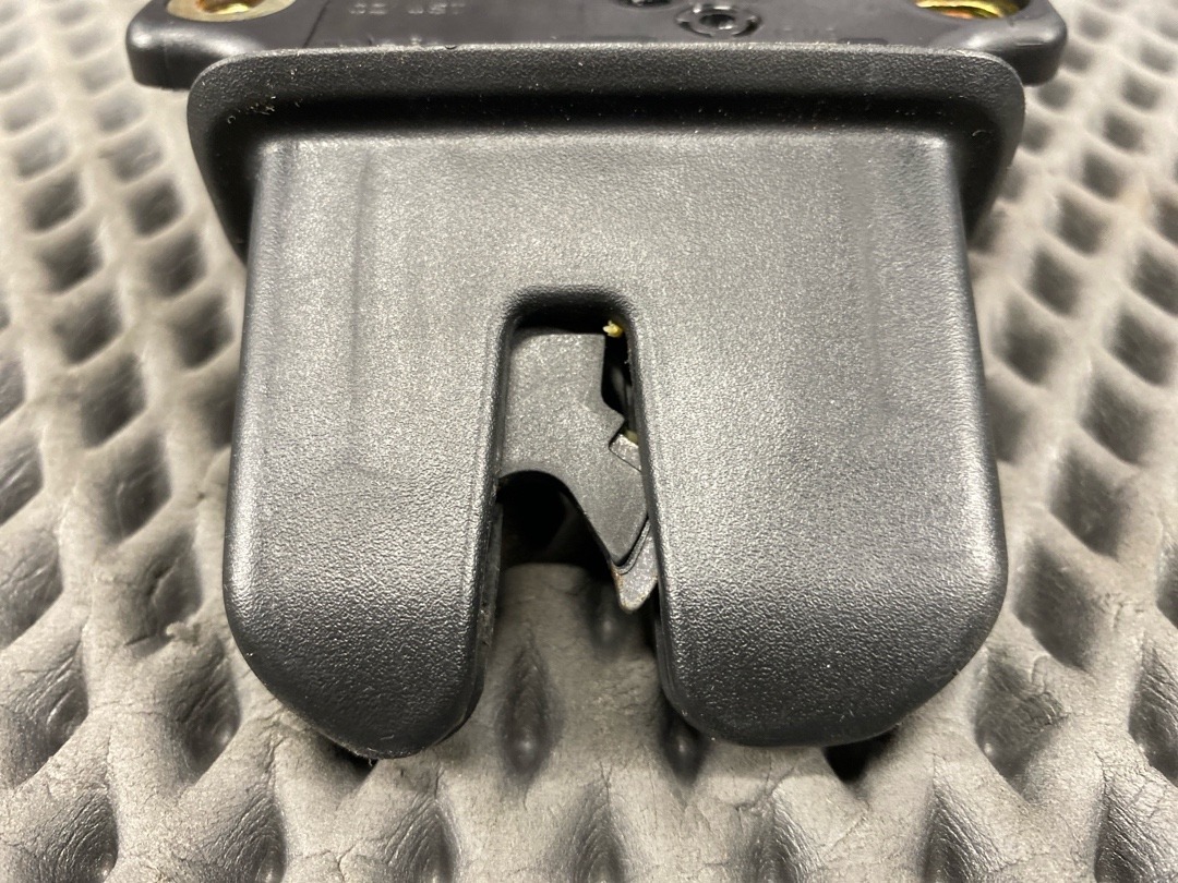 Замок багажника, 2790 рублей, Красноярск