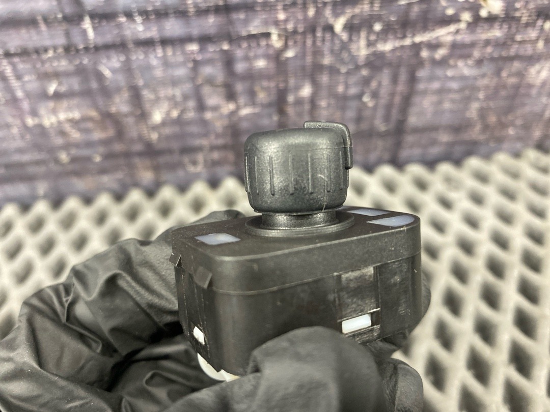 Кнопка регулировки зеркал, 1260 рублей, Красноярск