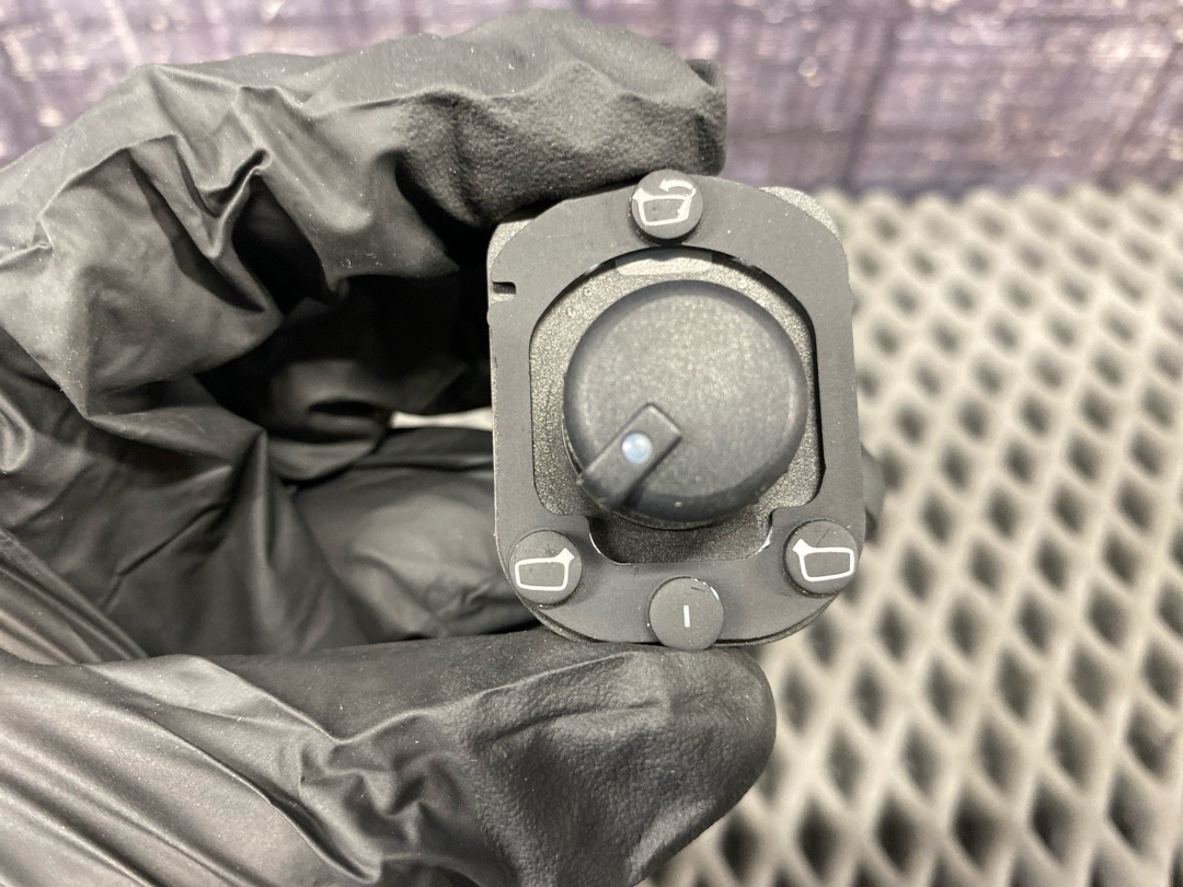 Кнопка регулировки зеркал, 1260 рублей, Красноярск