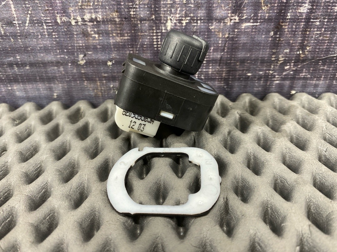 Кнопка регулировки зеркал, 1260 рублей, Красноярск