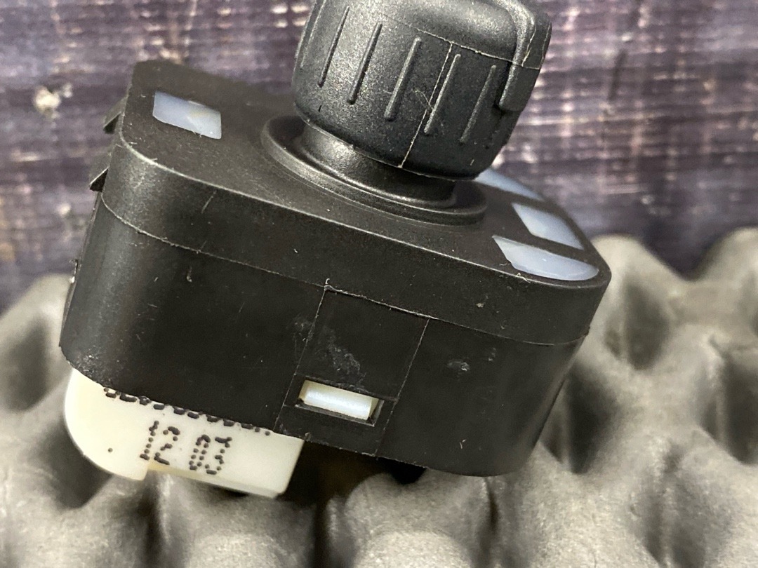 Кнопка регулировки зеркал, 1260 рублей, Красноярск