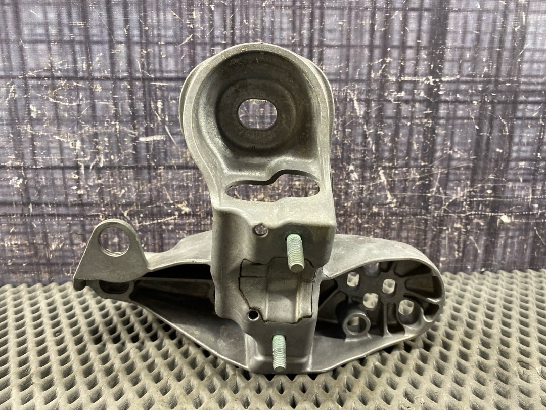 Кронштейн двигателя, 908 рублей, Красноярск