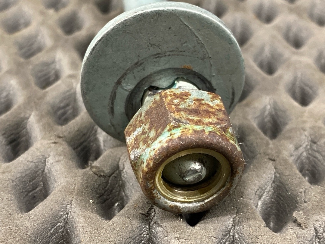 Болт развальный, 615 рублей, Красноярск