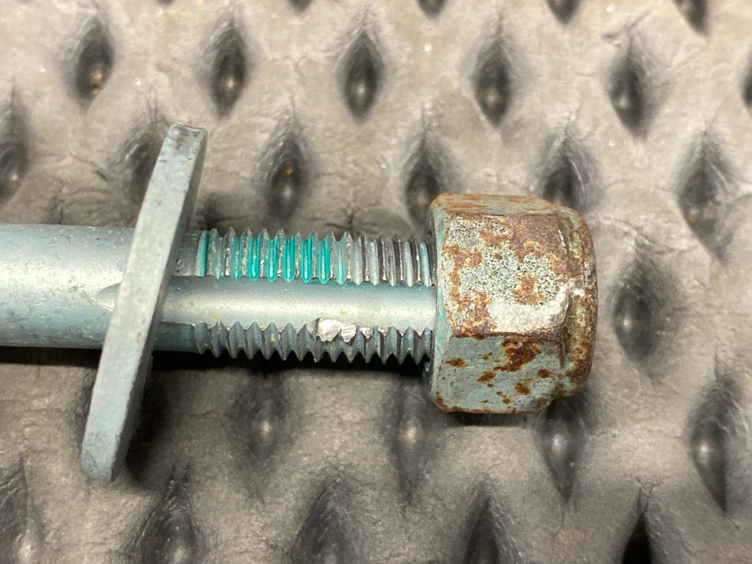 Болт развальный, 615 рублей, Красноярск