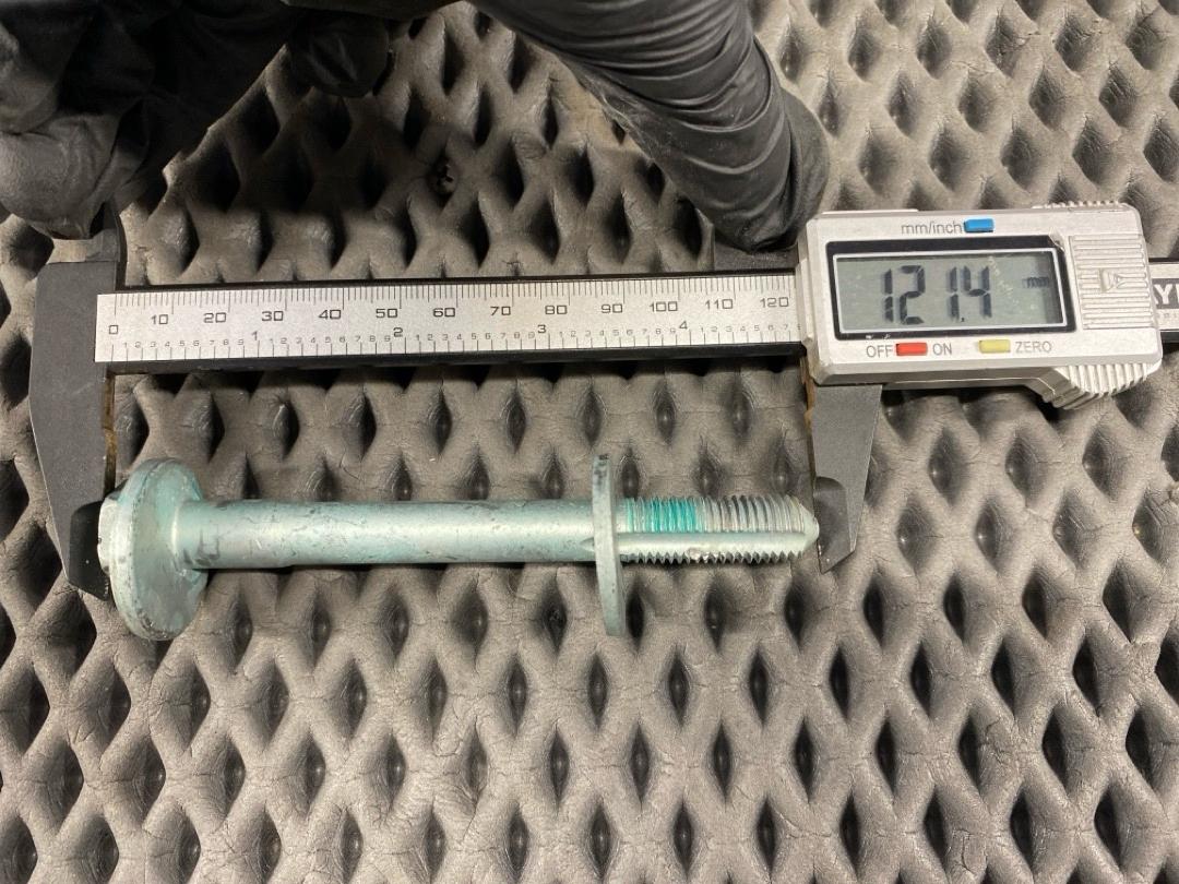 Болт развальный, 615 рублей, Красноярск