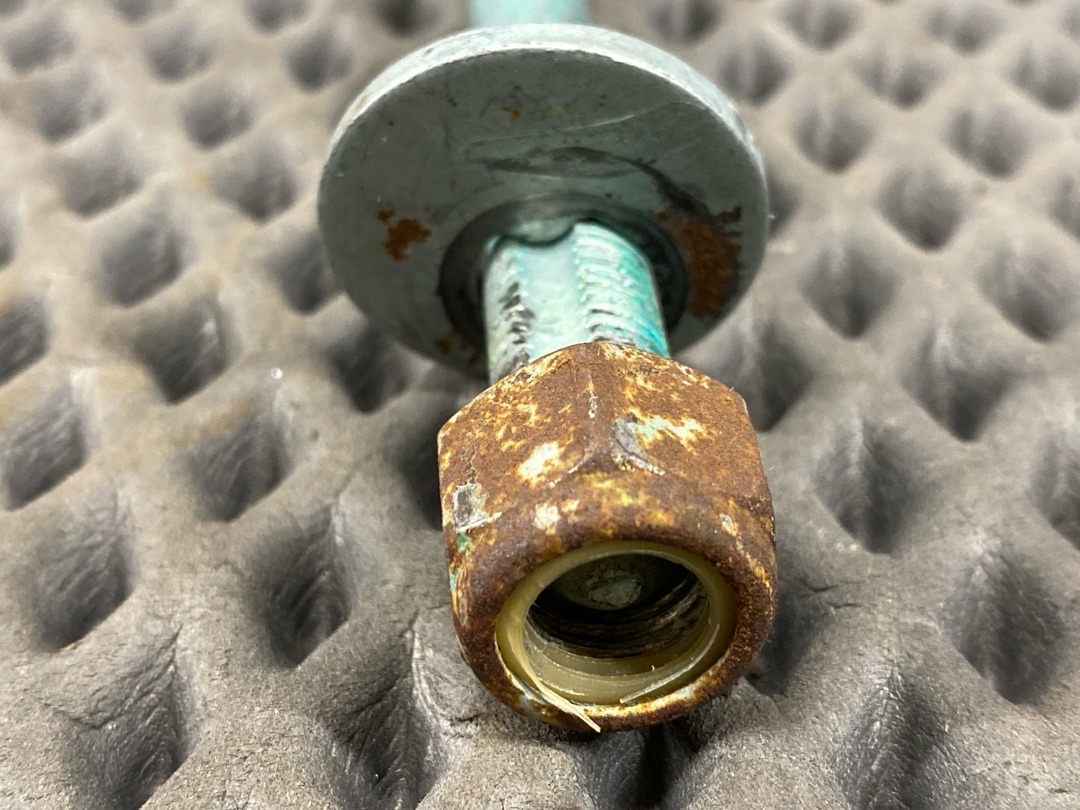 Болт развальный, 615 рублей, Красноярск