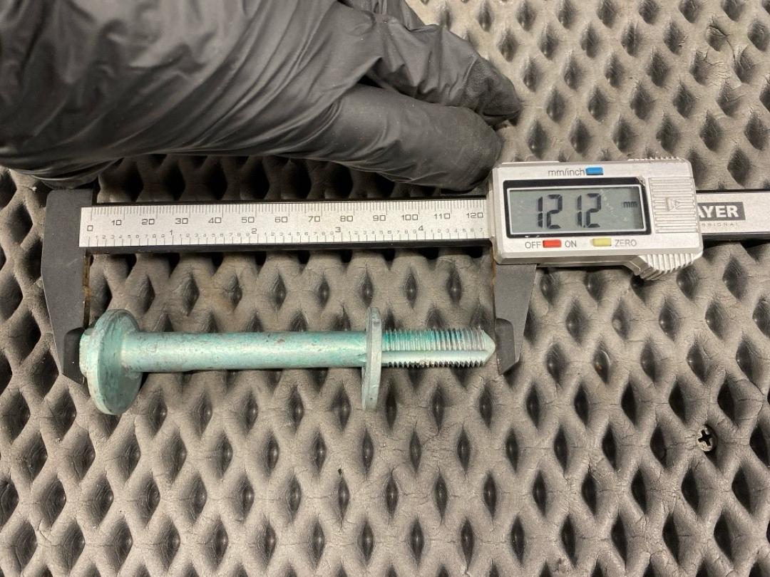 Болт развальный, 615 рублей, Красноярск