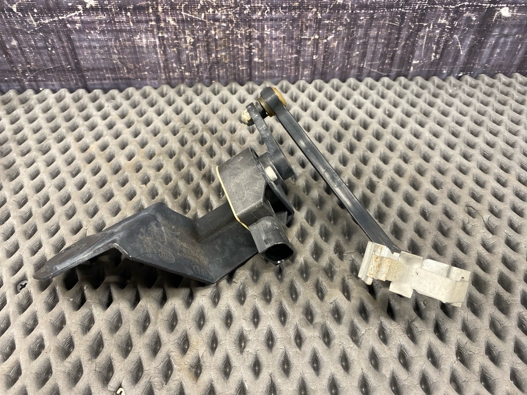 Датчик уровня подвески, 3270 рублей, Красноярск