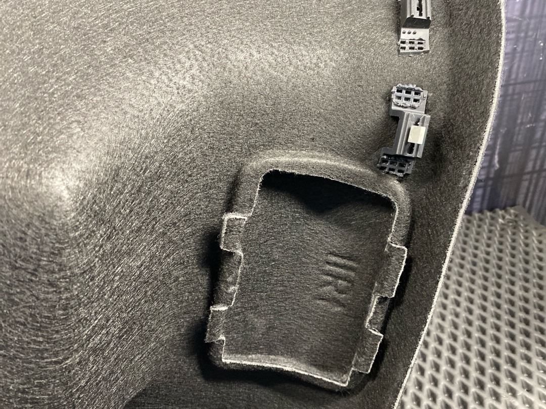 Обшивка крышки багажника, 1940 рублей, Красноярск