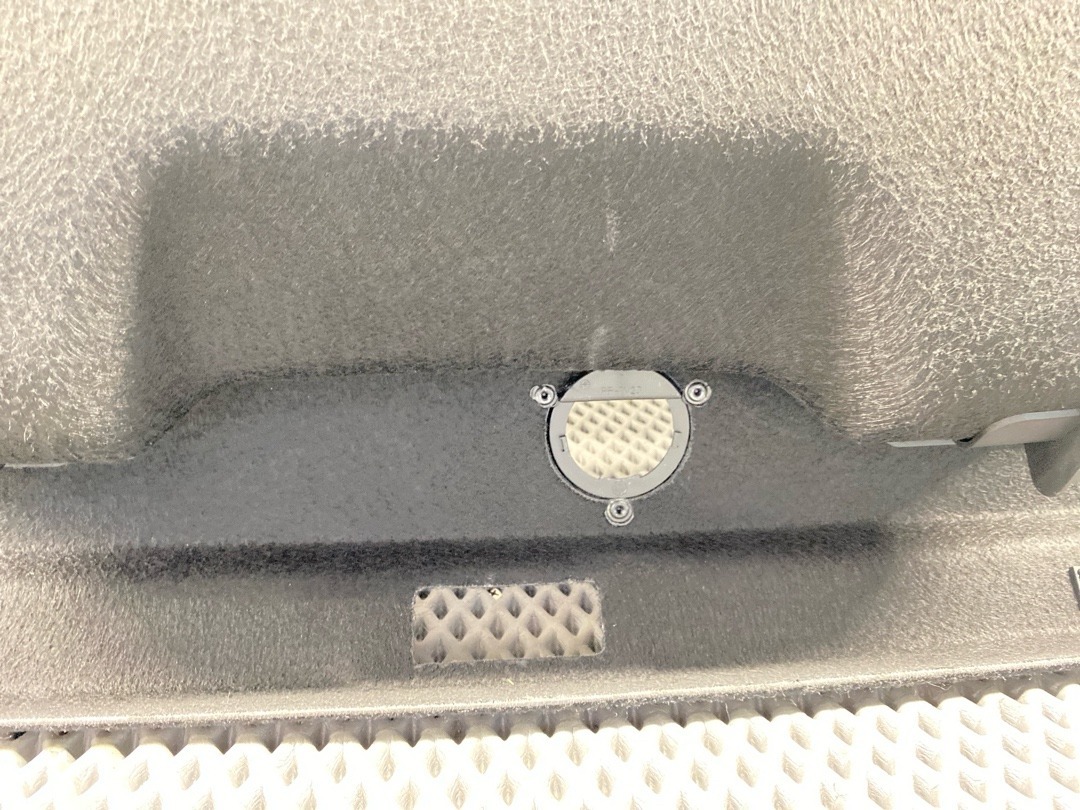 Обшивка крышки багажника, 1940 рублей, Красноярск