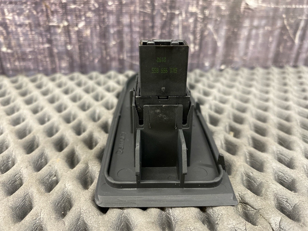 Кнопка стеклоподъемника, 890 рублей, Красноярск